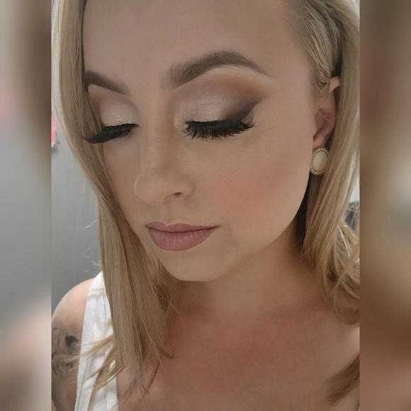 Meet your Posher, Renae - Picture 1 of 3